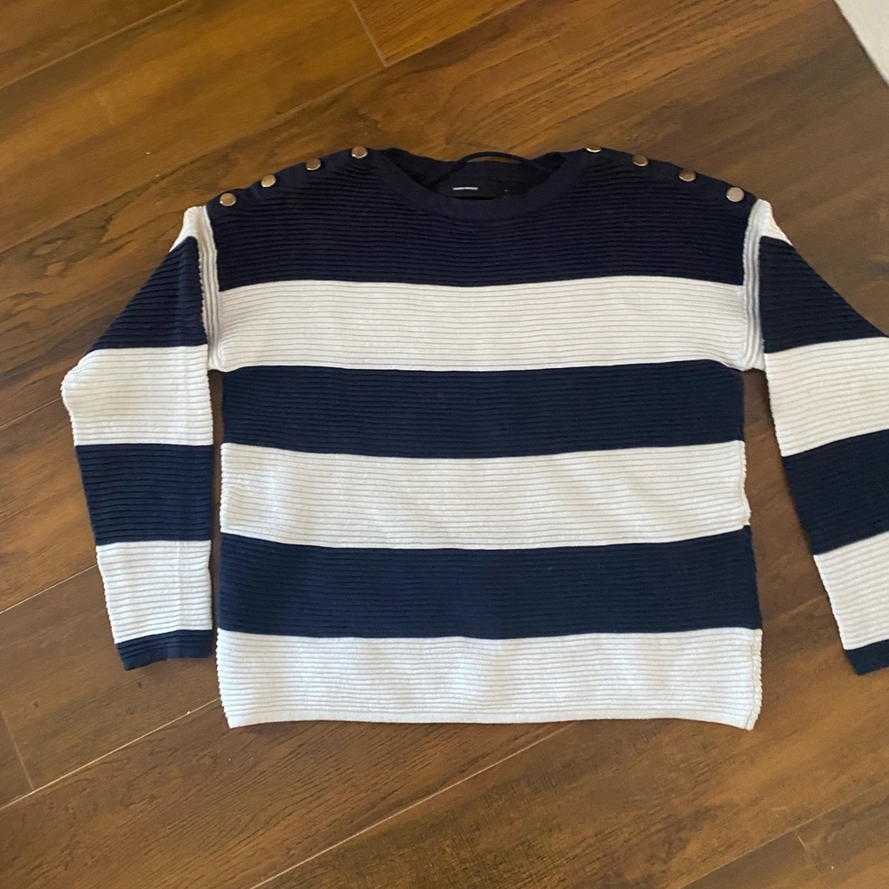 Veto Mora navy and white sweater